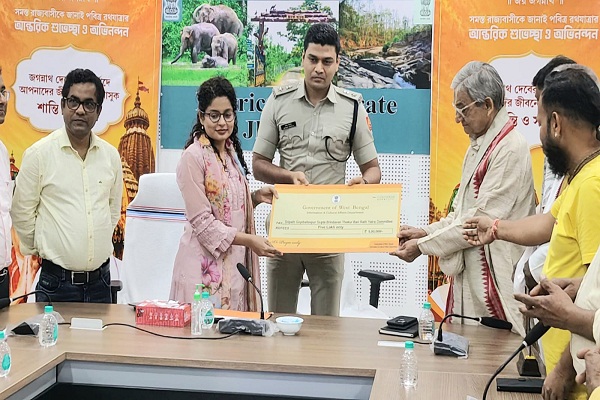 Jhargram : ऐतिहासिक श्रीपाट राधागोविंद जीउ मंदिर की चार सौ वर्षों से अधिक पुरानी रथयात्रा को पहली बार पश्चिम बंगाल सरकार से मिला 5 लाख रुपये का अनुदान 
