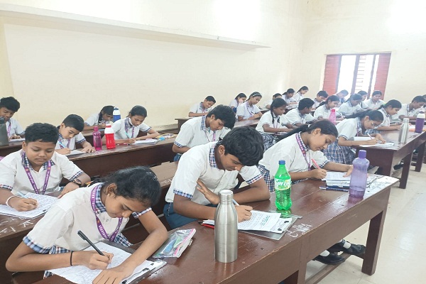 Kharagpur : “विकसित भारत 2047” विषय पर निबंध एवं चित्रकला प्रतियोगिता का आयोजन , 415 विद्यार्थियों ने लिया हिस्सा