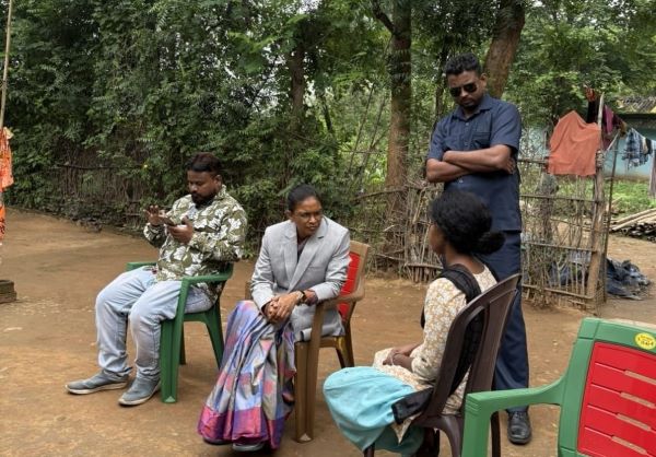 Potka : चेन्नई में मजदूर की मौत, परिजनों से मिलीं दुखनी सोरेन, मुआवजा दिलाने का दिया भरोसा