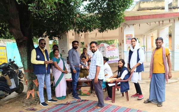 Potka: ब्रेन मलेरिया रोकथाम को लेकर शंकरदा पंचायत में लगा शिविर, पीएलवी ने जांच कराकर लोगों को किया जागरूक