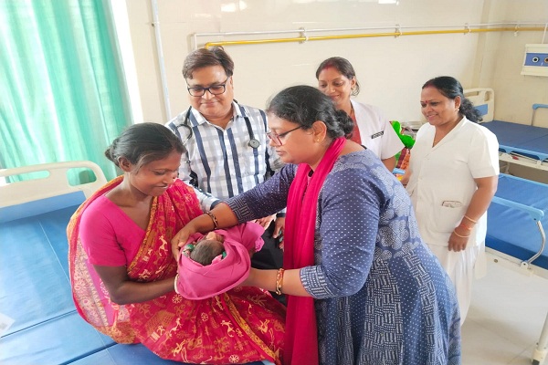 विश्व स्तनपान सप्ताह: खीरसा दूध नवजात बच्चे को कई जानलेवा बीमारियों से बचाता है: डॉ सीट