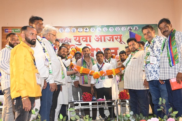 Jamshedpur : युवा शक्ति ही झारखंड के भविष्य की दिशा तय करेगी : सुदेश कुमार महतो