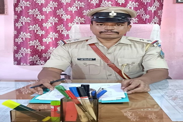 Gua : बड़ाजामदा थाना क्षेत्र में अवैध गतिविधियों पर लगाम के लिए क्षेत्र में पुलिसिया सक्रियता बढ़ा दी गई है : वालेश्वर उराँव