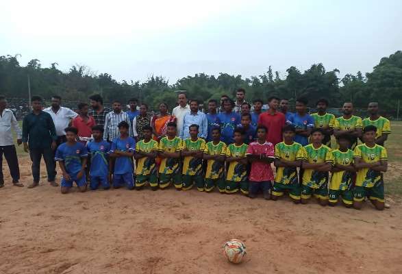 Bahragora : किस्कू ब्रदर्स ने जीता अंगारीशोल फुटबॉल प्रतियोगिता का खिताब
