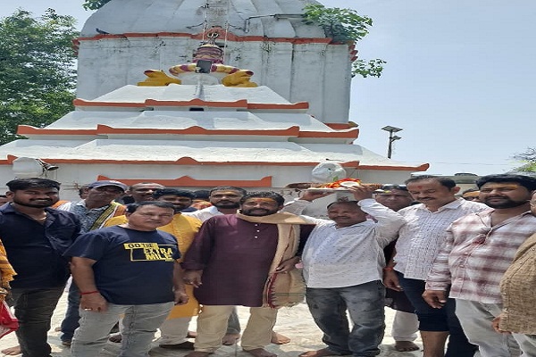 Jamshedpur : बहरागोड़ा में पहली सोमवारी पर चित्रेस्वर धाम सहित सभी शिवालयों में उमड़ा श्रद्धालुओं का जनसैलाब