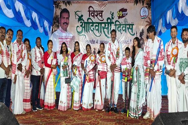 Chaibasa : अपने मौलिक अधिकारों के लिए एक और लड़ाई की आवश्यकता है, इसके लिए शिक्षित होना जरूरी : सोनाराम सिंकु