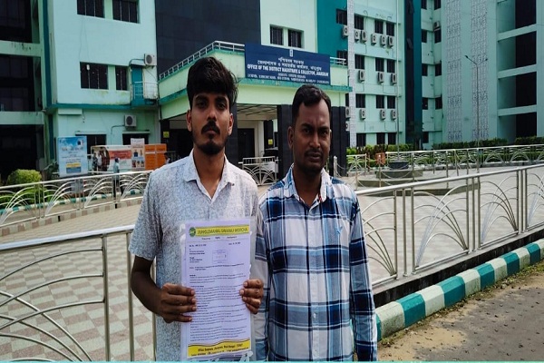 Jhargram : जेएसएम ने जंगलमहल क्षेत्र के समग्र विकास की मांग को लेकर डीएम को सौंपा मुख्यमंत्री के नाम ज्ञापन