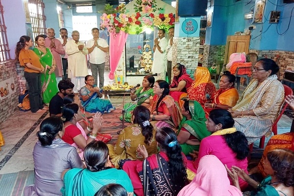 Jamshedpur : जुगसलाई शनिदेव मंदिर में शिव चर्चा, भक्तिमय हुआ माहौल