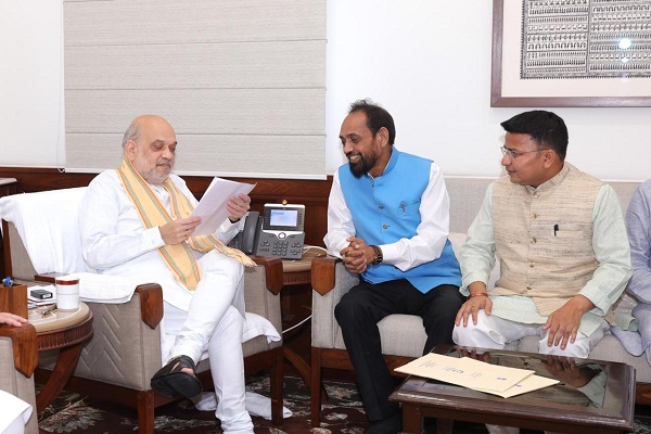 Jamshedpur : झारखंड-बंगाल के तीन सांसदों ने केंद्रीय गृह मंत्री से मुलाकात कर कुड़माली भाषा को आठवीं अनुसूची में शामिल करने की मांग की