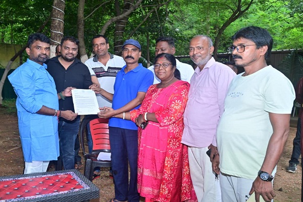 Jamshedpur : बागबेड़ा-कीताडीह में सफाई व्यवस्था बहाल कराने की मांग, विधायक संजीव सरदार ने जुस्को जीएम को दिए नियमित सफाई के निर्देश