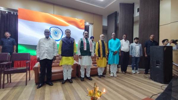 jamshedpur : सैल्यूट तिरंगा का झारखंड गौरव सम्मान समारोह संपन्न, 16 विभूतियों को मिला झारखंड गौरव सम्मान