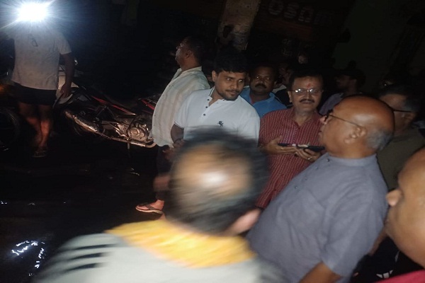Jamshedpur : जमशेदपुर में बाढ़ की स्थिति चिंताजनक, निचले इलाकों में पहुंचा नदी का पानी, मानगो के निचले इलाके का विधायक सरयू राय ने किया दौरा