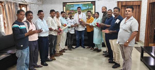 Chaibasa : विधायक सोनाराम सिंकु बने पश्चिमी सिंहभूम जिला कांग्रेस के अध्यक्ष, कांग्रेसियों ने दी बधाई