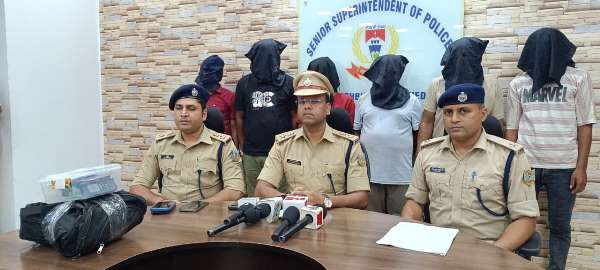 Jamshedpur : जमशेदपुर पुलिस का नशे पर वार, लिट्टी चौक में एंटी क्राइम चेकिंग के दौरान 59 किलो गांजा बरामद, चार गिरफ्तार