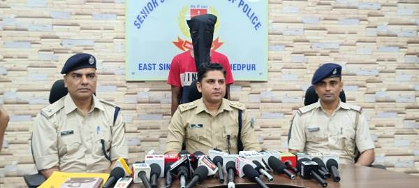 Jamshedpur: वाहन चोरी मामले में आरोपी गिरफ्तार, चोरी की बाइक और ऑटो बरामद