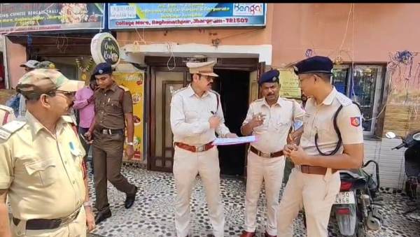 Jhargram : झाड़ग्राम पुलिस-प्रशासन ने होटल व होमस्टे में अग्नि सुरक्षा व्यवस्था की स्थिति जांचने के लिए चलाया संयुक्त अभियान