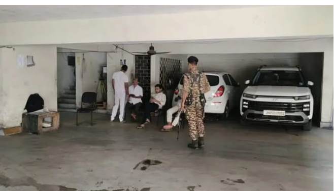 Adityapur : स्क्रैप कारोबारी ज्ञानचंद जायसवाल उर्फ बबलू जायसवाल के कई ठिकानों ED का छापा, 750 करोड़ रुपये के कथित जीएसटी घोटाले और अवैध वित्तीय लेनदेन से जुड़ा है मामला