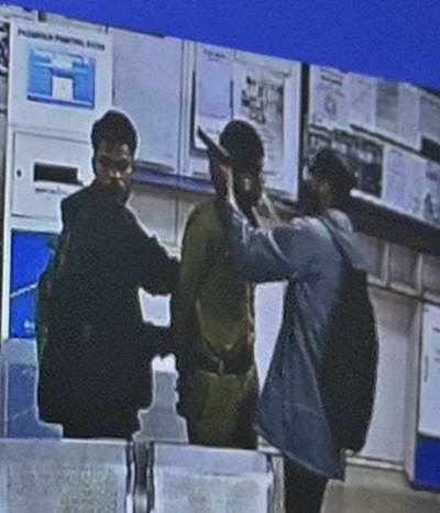 Jamshedpur गोलमुरी केनरा बैंक में हथियारबंद अपराधियों का धावा, बैंककर्मियों को बंधक बनाकर 43 लाख नकद व सोना की लूट