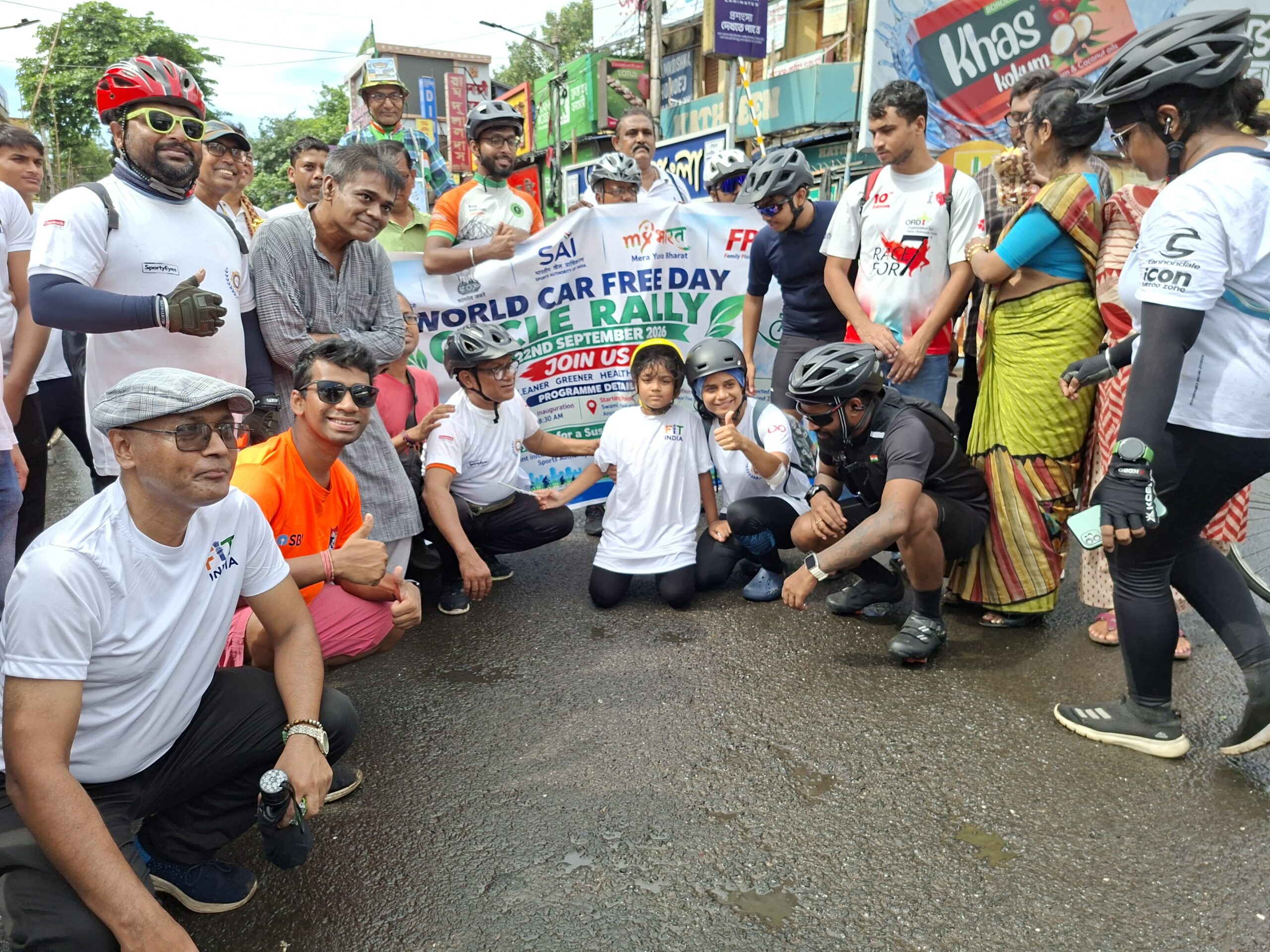 विश्व कार फ्री डे : कोलकाता की सड़कों पर 250 साइकिलिस्टों ने पर्यावरण अनुकूल परिवहन और स्वस्थ जीवनशैली का दिया संदेश