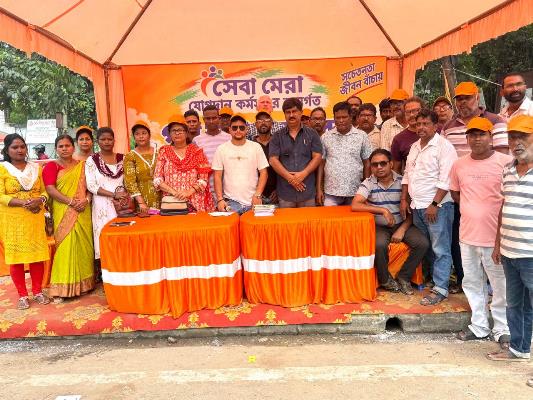 Jhargram : ‘सेवा मेरा योगदान’ कार्यक्रम के तहत सड़क सुरक्षा दिवस का आयोजन, यातायात नियमों के पालन पर जोर