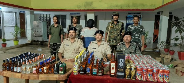 Bahragora : बहरागोड़ा में अवैध शराब कारोबार पर पुलिस की सख्त कार्रवाई, धोलाबेड़ा की दुकान से भारी मात्रा में विदेशी शराब बरामद