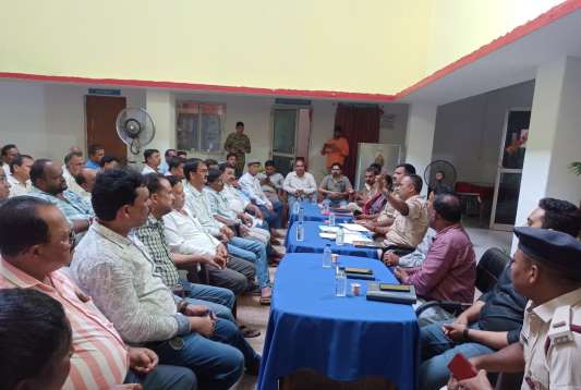 Bahragora : बहरागोड़ा थाना परिसर में शांति समिति की बैठक आयोजित, दुर्गा पूजा के सफल संचालन हेतु दिए गए निर्देश