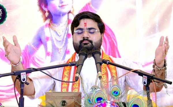 Jamshedpur : भागवत कथा ज्ञान यज्ञ में माखन चोरी की लीलाओं के साथ गोपियों के साक्षात्कार प्रेम का दिया संदेेश