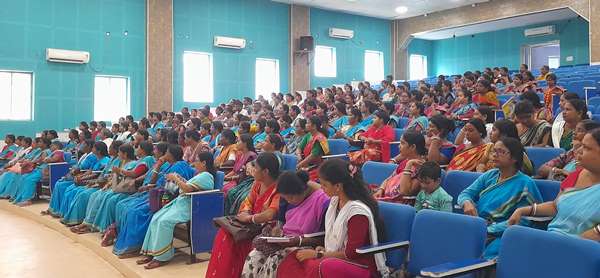 Jhargram : जंगलमहल पहुंची डीएलएसए की टीम, कानूनी व सरकारी सहायता के लिए लोगों को किया जागरूक