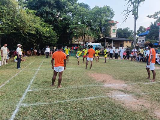 Jhargram : आरएसएस ने शताब्दी वर्ष में दौड़ व कबड्डी प्रतियोगिता का किया आयोजन, प्रतिभागियों को मिला प्रशस्ति-पत्र, पदक और पुरस्कार 