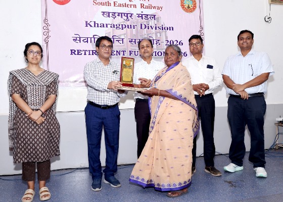 Kharagpur : खड़गपुर मंडल में 45 सेवानिवृत अधिकारियों – कर्मचारियों को दी गई ससम्मान विदाई 