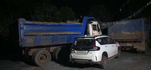 Jamshedpur : खनन विभाग ने कोवाली में 500 सीएफटी बालू लदा हाइवा जब्त किया, ओडिशा से लाया जा रहा था