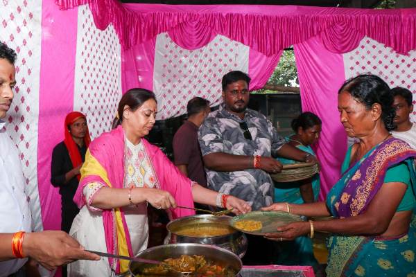 Jamshedpur : सफाई मित्रों के सम्मान, सुरक्षा और कल्याण को लेकर नगर निगम प्रतिबद्ध :सुधा गुप्ता