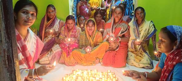 Potka : पीएम मोदी के जन्मदिन पर 108 दीपक जलाकर की दीर्घायु की कामना
