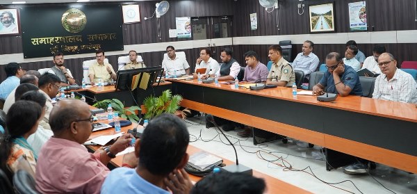 Jamshedpur सड़क सुरक्षा पर उपायुक्त सख्त, हाईवे से शहर तक कार्रवाई तेज करने का दिया निर्देश, सितंबर में 32 दुर्घटनाओं में 23 लोगों की हुई थी मृत्यू