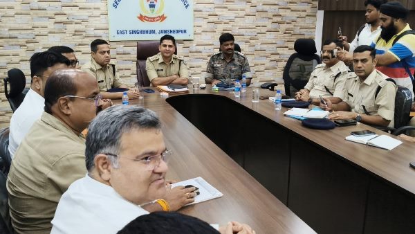 Jamshedpur : कलश स्थापना के साथ 11 अक्टूबर से  शुरू होगा दुर्गोत्सव, पूजा को लेकर पुलिस-पूजा समितियों की बैठक, सुरक्षा और ट्रैफिक व्यवस्था पर जोर, 21 को विसर्जन पर बनी सहमति