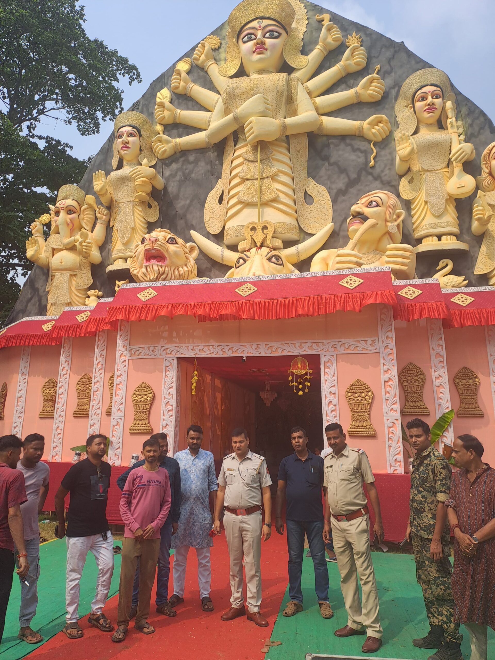 Jhargram : कोलकाता चोरबागान घटना के बाद सतर्क पुलिस प्रशासन सतर्क, गोपीबल्लभपुर में दुर्गापूजा पंडालों की सुरक्षा और निगरानी बढ़ी