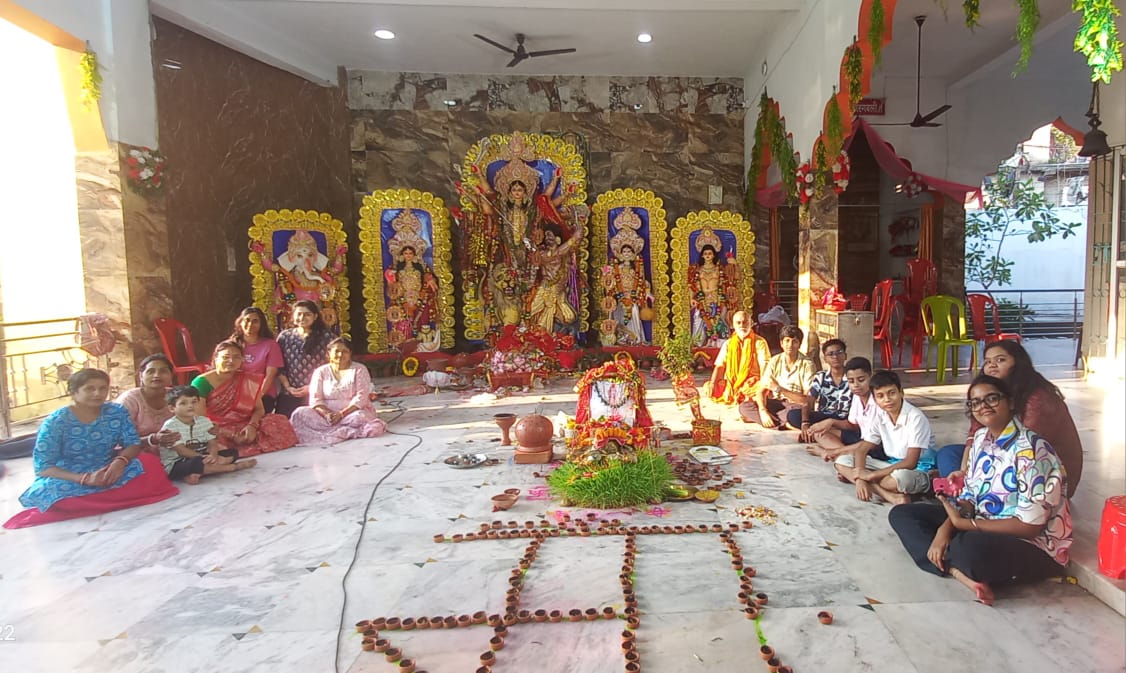 Jamshedpur : आस्था स्पेश टाउन हाउसिंग सोसाइटी मानगो में दुर्गोत्सव की धूम, विधायक सरयू राय ने किया पंडाल का उद्घाटन 