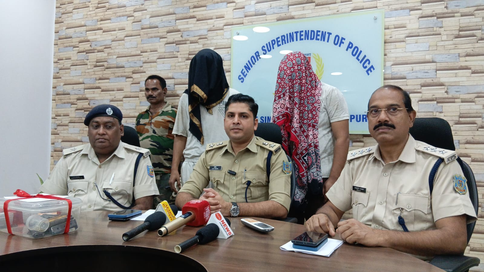 Jamshedpur : बर्मामाइंस में अवैध हथियारों के साथ तीन गिरफ्तार, दो देसी पिस्टल बरामद