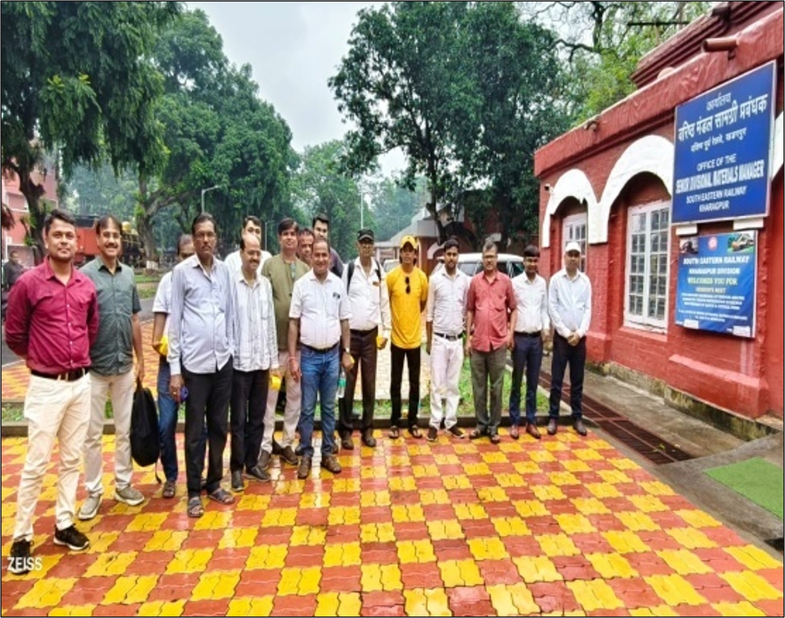 Kharagpur : खड़गपुर मंडल में सतर्कता जागरूकता सप्ताह के तहत डीआरएम ने अधिकारियों और कर्मचारियों को दिलायी सत्यनिष्ठा की शपथ