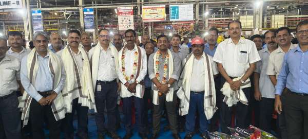 TATA MOTORS : इंजन डिवीजन, प्लांट वन व फाइव थाउजेंड विभाग में अध्यक्ष – महामंत्री का हुआ जोरदार स्वागत