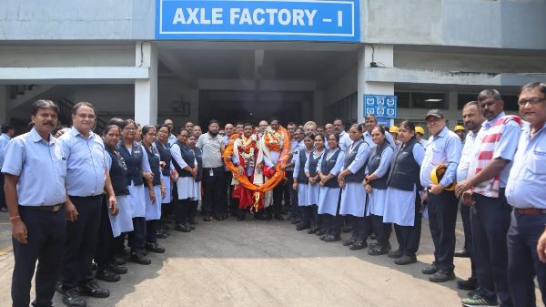 TATA MOTORS : फ्रंट व रियर एक्सल फैक्ट्री में अध्यक्ष व महामंत्री का हुआ स्वागत