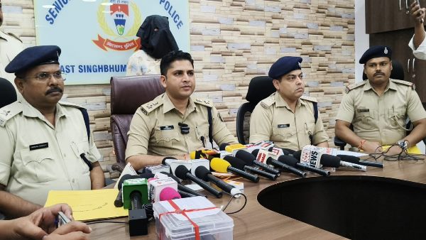 Jamshedpur : बागबेड़ा में हथियार के साथ अपराधकर्मी अनुप बंगाली गिरफ्तार, 17 से अधिक मामलों में रहा है आरोपी