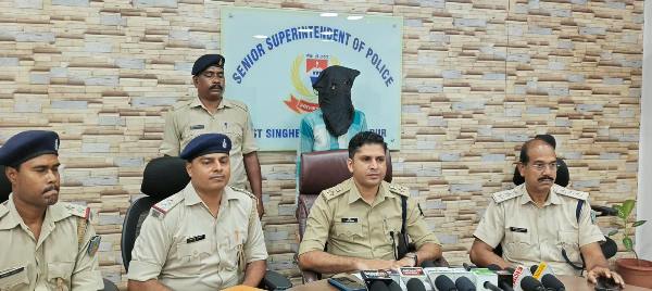 Jamshedpur : जमशेदपुर में अवैध हथियारों की खरीद-बिक्री का खुलासा, 23 वर्षीय युवक गिरफ्तार; तीन किशोर भी अपराध में शामिल