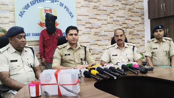 Jamshedpur : बर्मामाइंस में अवैध हथियार के साथ युवक गिरफ्तार, देशी कट्टा और पांच गोलियां बरामद