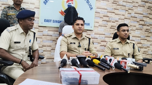 Jamshedpur : दुर्गा पूजा से पहले पुलिस की बड़ी कार्रवाई, अवैध पिस्टल के साथ शातिर अपराधी सुकू कर्मकार हुआ गिरफ्तार