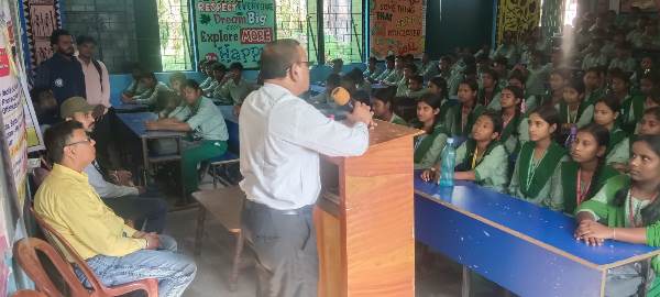 Jamshedpur : सुरक्षित बचपन अभियान के तहत डालसा ने बहरागोड़ा में चलाया जागरूकता कार्यक्रम , 31 तक चलेगा अभियान