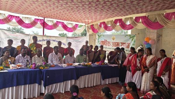 Chaibasa : झारखंड राज्य आजीविका प्रोत्साहन सोसाइटी जगन्नाथपुर की वार्षिक आम सभा आयोजित, विधायक का किया सम्मान