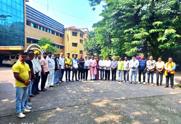 Jamshedpur : मानगो में पेयजल संकट पर जदयू का कड़ा रुख, कहा—पानी नहीं तो बिल नहीं, उपायुक्त ने समस्या दूर करने का दिया आश्वासन