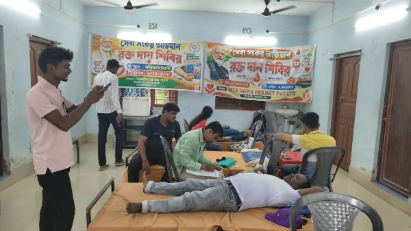 Jhargram : सेवा संकल्प अभियान के तहत नयाग्राम में भाजपा ने आयोजित किया रक्तदान शिविर