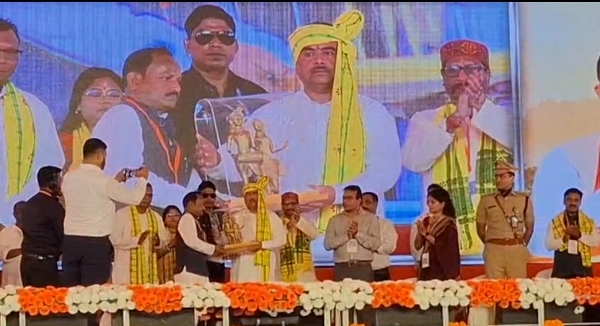 Jhargram : जनजातीय समुदाय को हर सप्ताह उपलब्ध करायी जाएगी पोषण किट, पारदर्शिता के लिए बायोमेट्रिक तरीके से होगा सत्यापन : शुभेंदु अधिकारी